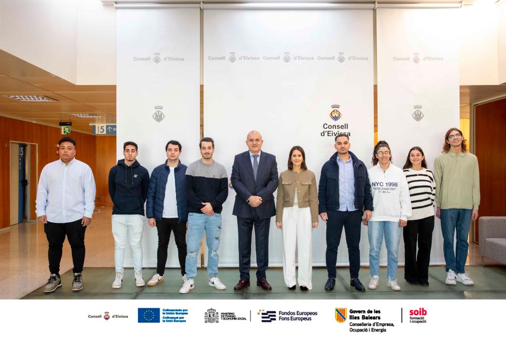 Imagen Vuit nous professionals s'incorporen a treballar al Consell d'Eivissa a través del programa SOIB Jove: Qualificats-Sector Públic, Universitats i Entitats Locals 2024