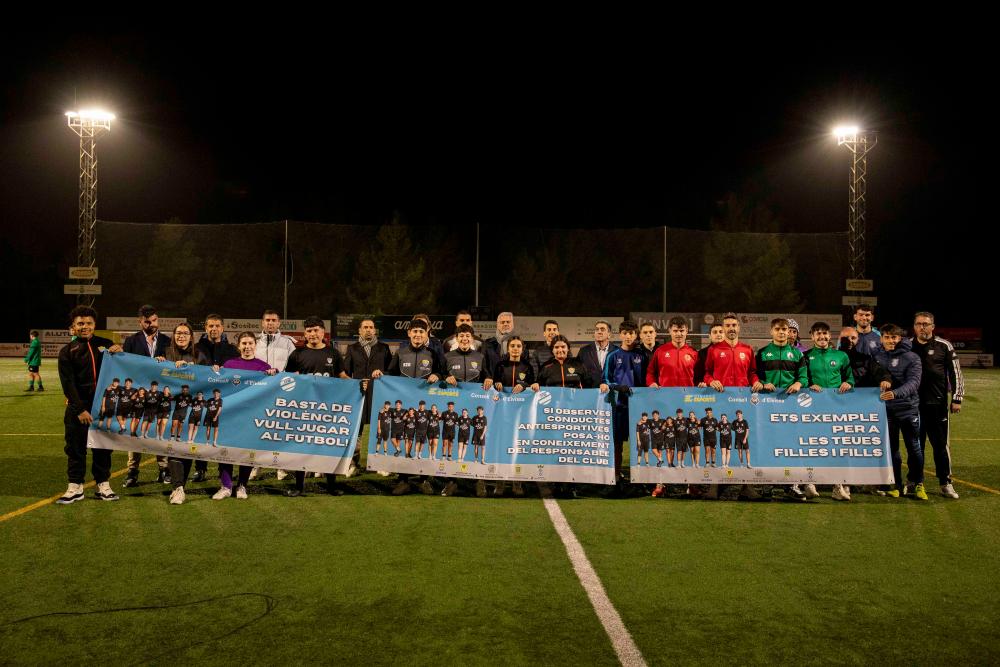 Imagen El Consell d’Eivissa, la FFIB i els ajuntaments engeguen la campanya «Basta de violència, vull jugar al futbol!»